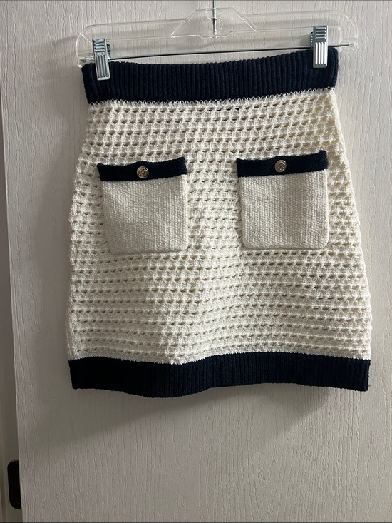 Gucci Dresses & Skirts - Gucci Cream Mini Skirt with Black Trim and Patch Pockets